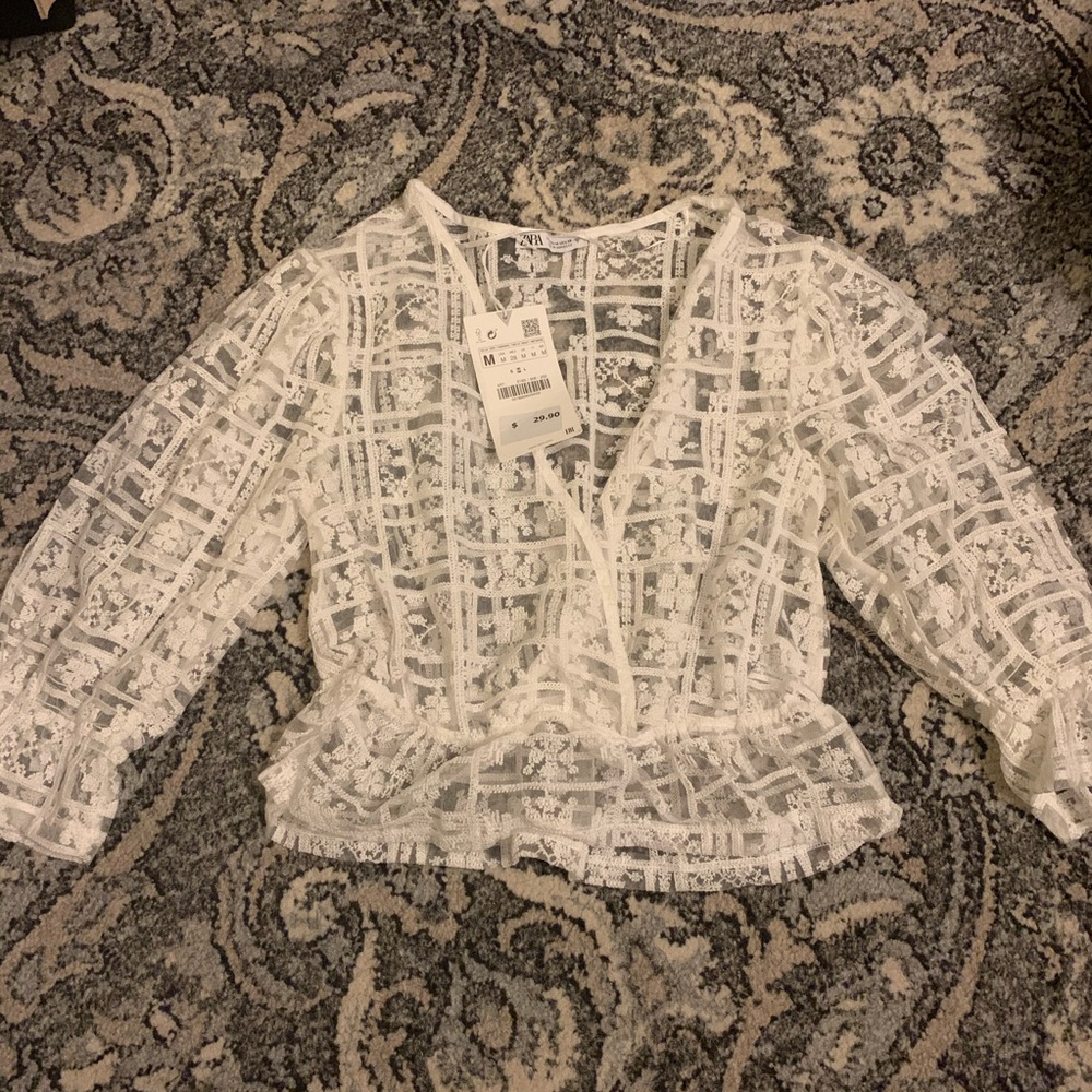 Zara top never worn